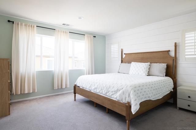 211 Spotted Saddle Way, Fallbrook CA: https://media.crmls.org/mediaz/e7401424-ecc5-424e-b47f-5771a1670d51.jpg