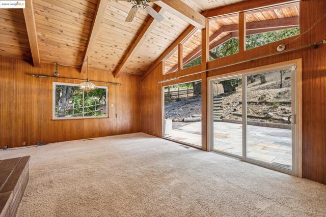 5201 Alhambra Valley Rd, Martinez CA: https://media.crmls.org/mediaz/e7405874-1b45-42c6-848b-c0afdf7440d3.jpg