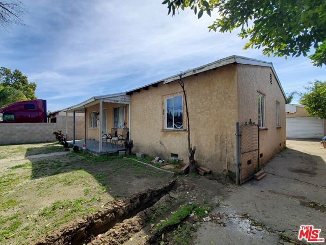 14320 Osborne Street photo 4