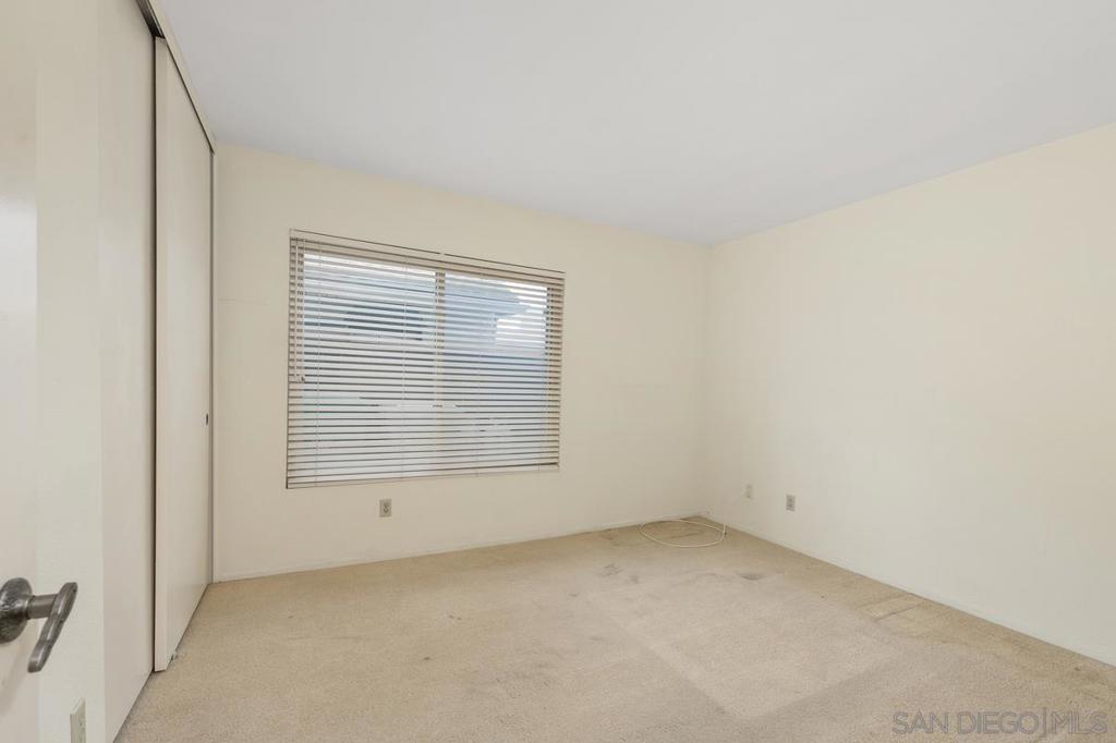 10575 Canyon Lake Dr - photo 15