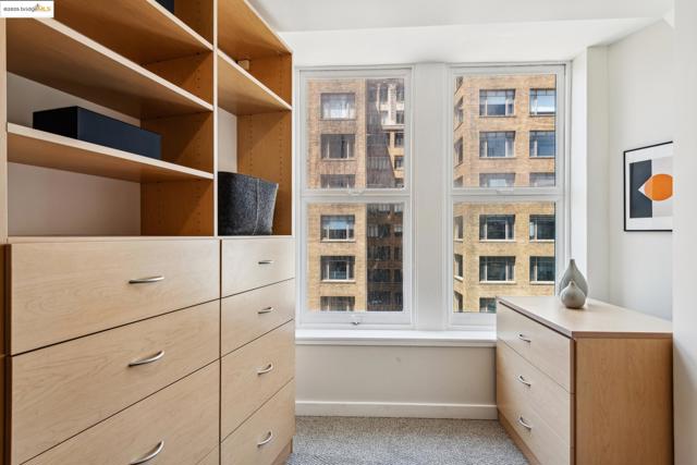 1615 Broadway, Oakland CA: https://media.crmls.org/mediaz/e7413a67-947e-4616-a097-3741b39eb482.jpg