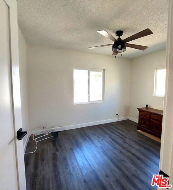 3831 W 60th Street, Los Angeles CA: https://media.crmls.org/mediaz/e742029f-a763-41fb-b1e1-7e747380ca96.jpg