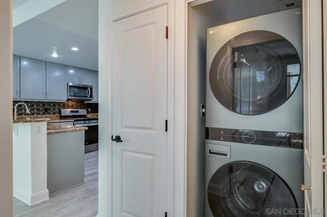 850 Beech St, San Diego CA: https://media.crmls.org/mediaz/e7425418-a8fa-4717-8d45-1cac85a366e3.jpg