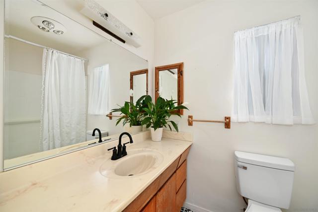 2344 Warmlands Ave, Vista CA: https://media.crmls.org/mediaz/e7428e0d-ead6-4284-8446-0249952d3adf.jpg