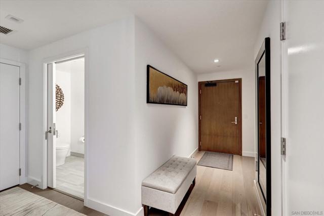 888 W E St, San Diego CA: https://media.crmls.org/mediaz/e742a9be-ab75-434b-b304-28a7ea9609e5.jpg