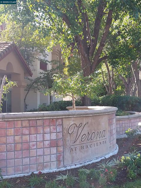 3080 Casadero Ct, Pleasanton CA: https://media.crmls.org/mediaz/e742e841-a919-4f14-8e0b-c888f430fcba.jpg