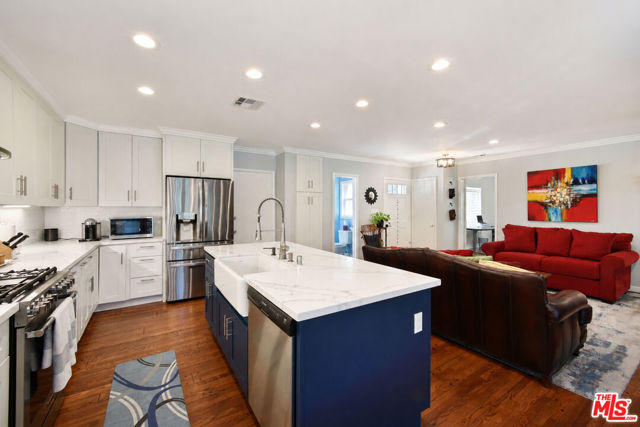 12773 La Maida Street photo 15