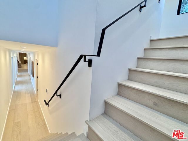 4040 Cartwright Avenue, Studio City CA: https://media.crmls.org/mediaz/e7435d78-1605-46d7-8fcb-80adb18abe14.jpg