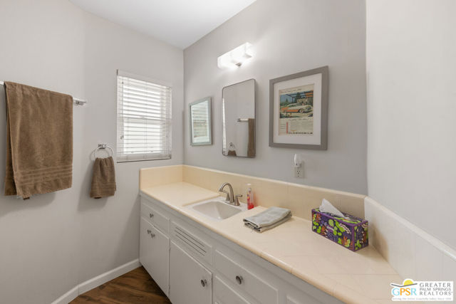 1420 E San Jacinto Way, Palm Springs, CA 92262