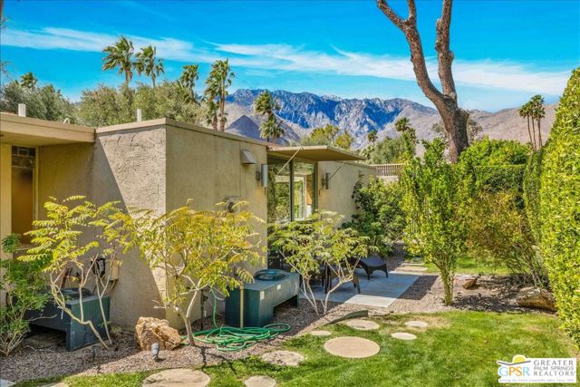 360 Cabrillo Road, Palm Springs CA: https://media.crmls.org/mediaz/e7444701-adea-43b8-9284-3d63d4f7b762.jpg