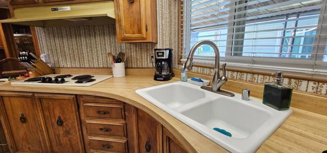 556 Millpond Drive, San Jose CA: https://media.crmls.org/mediaz/e7449f63-7c52-4417-ba36-3453dcfa6944.jpg