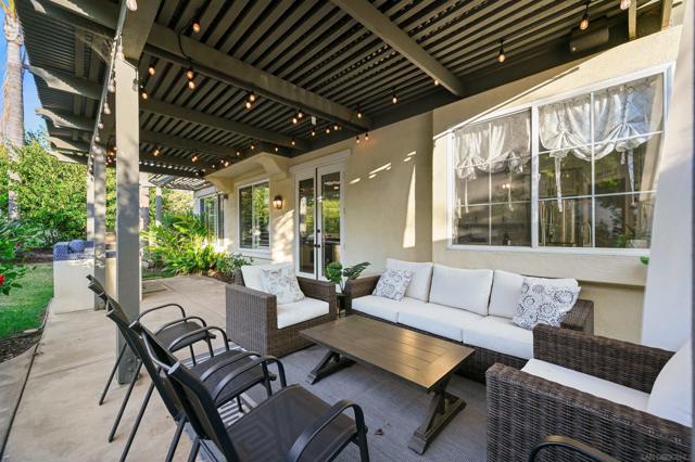 3140 Willow Creek Pl, Escondido CA: https://media.crmls.org/mediaz/e744bc69-2125-458e-8c85-c1fbc1633127.jpg