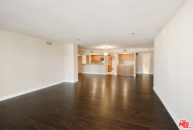 10660 WILSHIRE Boulevard, Los Angeles CA: https://media.crmls.org/mediaz/e744d714-a6fe-4189-a746-4a76141b80da.jpg