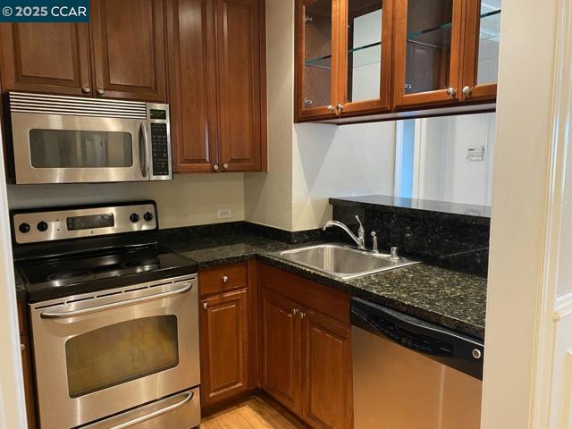 1315 Alma Ave, Walnut Creek CA: https://media.crmls.org/mediaz/e7450288-d3e2-42ff-95d6-8b5df700df4c.jpg
