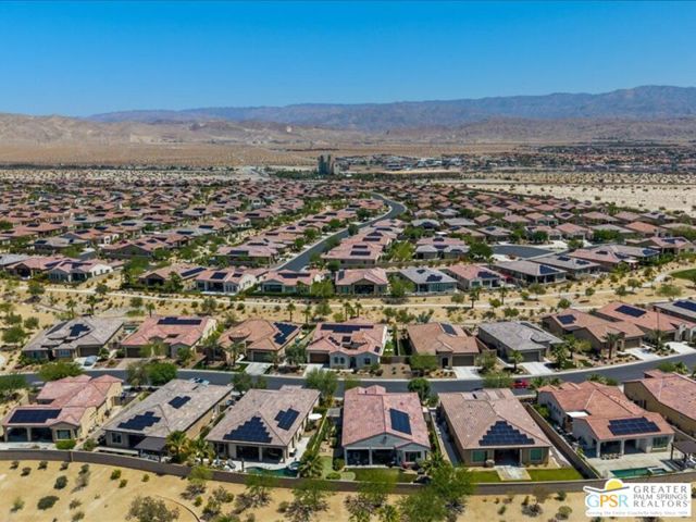 55 Cabernet, Rancho Mirage CA: https://media.crmls.org/mediaz/e7454dbc-bb20-4dd9-93f1-2c373380e2ca.jpg