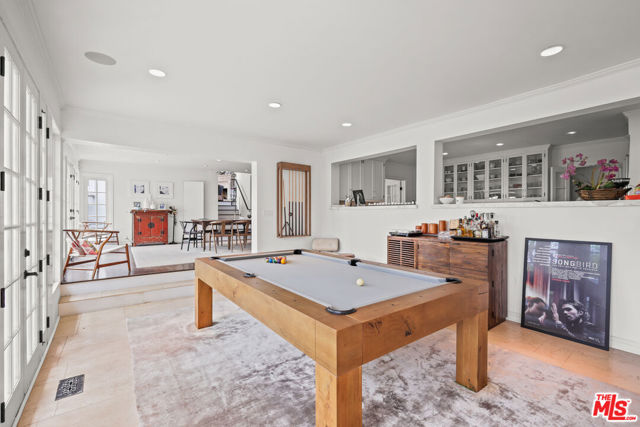 2558 Glendower Avenue, Los Angeles CA: https://media.crmls.org/mediaz/e7455818-9127-42a6-80c7-ad5fc4c8ce8d.jpg