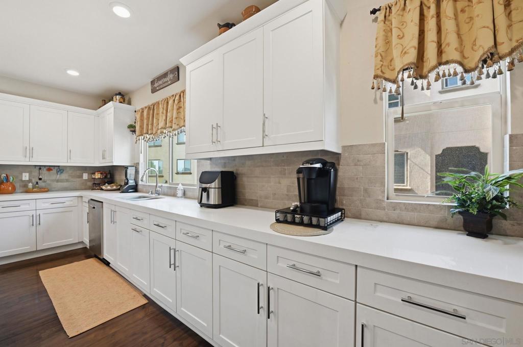 1576 Castillo Way - photo 16