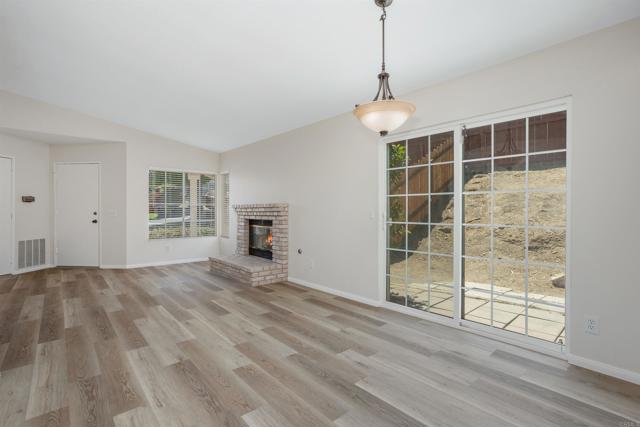 Detail Gallery Image 10 of 29 For 2035 Badger Gln, Escondido,  CA 92029 - 3 Beds | 2 Baths