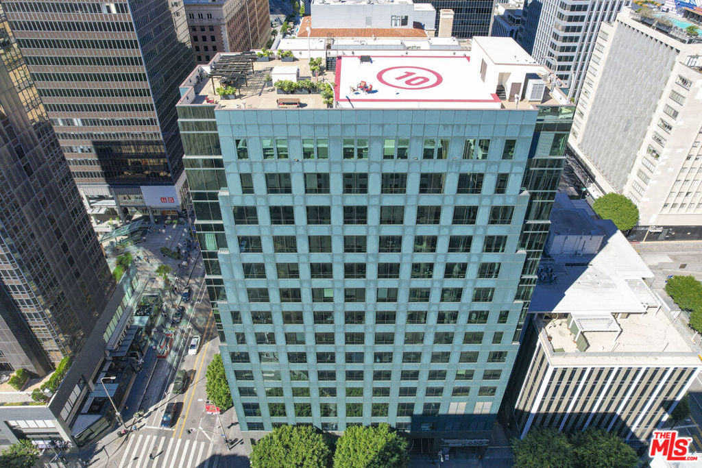 655 S Hope Street #704