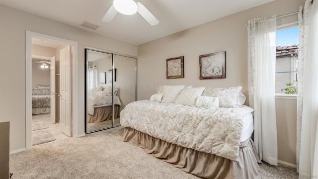 2352 Rock Crest Gln, Escondido CA: https://media.crmls.org/mediaz/e7465fa1-2419-4e25-ba5a-b18e7a87dade.jpg