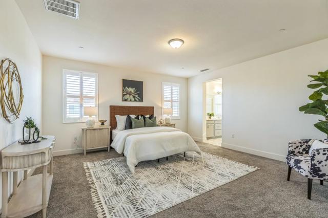 8824 Piano Circle, Elk Grove CA: https://media.crmls.org/mediaz/e746be0e-375b-4cf0-8e69-8f5b0a9a8743.jpg