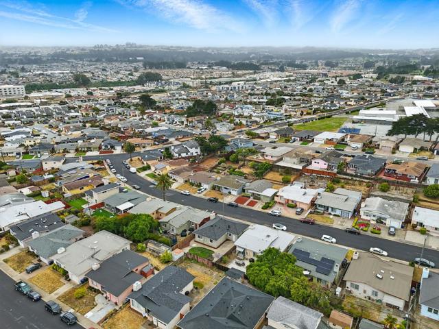 328 Heather Way, South San Francisco CA: https://media.crmls.org/mediaz/e746d7c6-267e-4de8-8025-e6ed460be05e.jpg