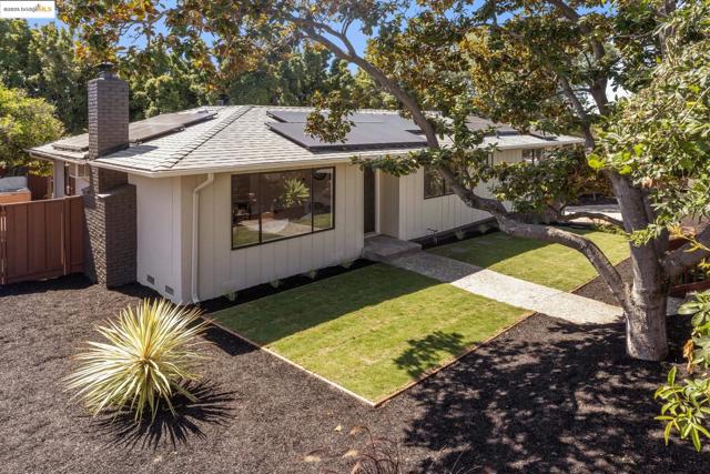 1995 149th Ave, San Leandro CA: https://media.crmls.org/mediaz/e747709f-fa7b-4ace-93e4-94e1e2ee3868.jpg