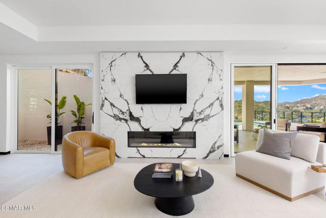 118 Giles Road, Lake Sherwood CA: https://media.crmls.org/mediaz/e748311b-5007-424b-974f-d30ef2475f0b.jpg