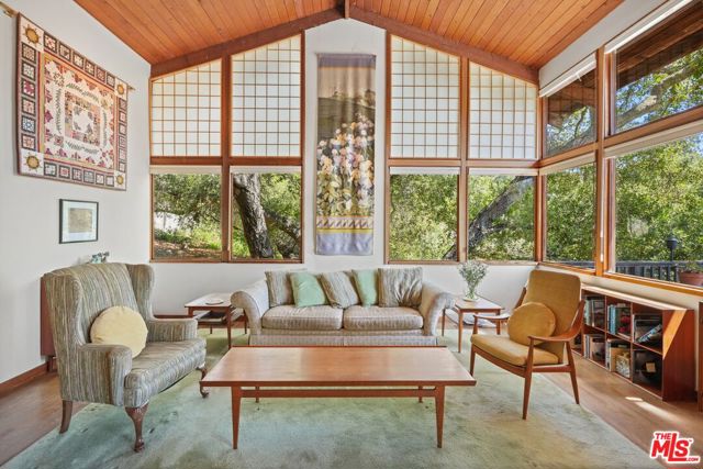 20730 Hillside Drive, Topanga CA: https://media.crmls.org/mediaz/e7484533-8e94-496e-bf5c-642979bea2d9.jpg