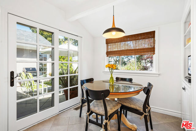10574 Holman Avenue, Los Angeles CA: https://media.crmls.org/mediaz/e7484798-fb81-47d7-8f18-a3e5ac5dd607.jpg