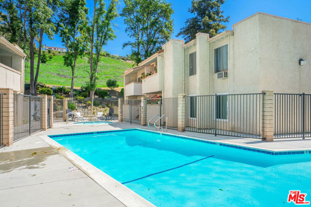 28915 Thousand Oaks Boulevard, Agoura Hills CA: https://media.crmls.org/mediaz/e7487142-543d-495d-8aee-b96b4dc2605d.jpg