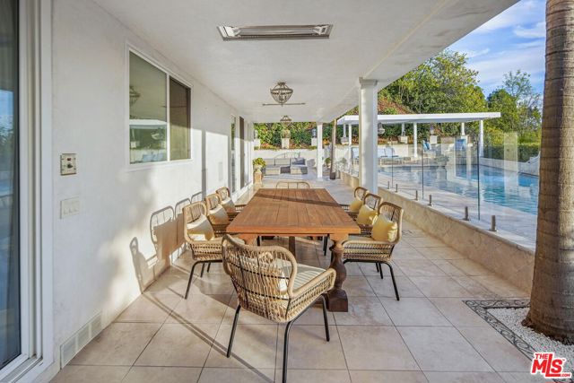 9620 Highridge Drive, Beverly Hills CA: https://media.crmls.org/mediaz/e748bdbd-5bc8-4c3c-9c75-1af9c1c42400.jpg