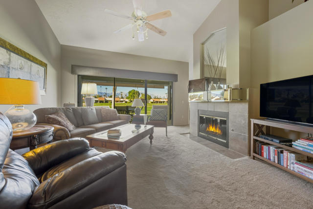 41809 Preston Trail, Palm Desert CA: https://media.crmls.org/mediaz/e748d404-2011-42fa-9320-e460c20056b7.jpg