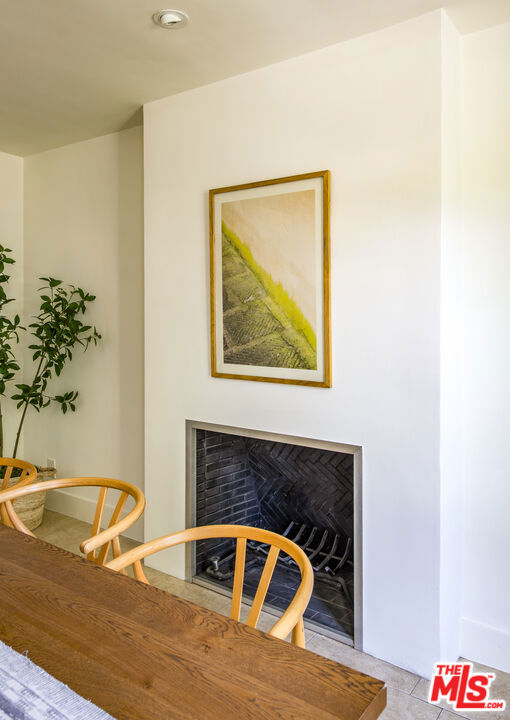 4947 Varna Avenue, Sherman Oaks CA: https://media.crmls.org/mediaz/e749311f-6366-465f-b5df-19506e7bd19b.jpg