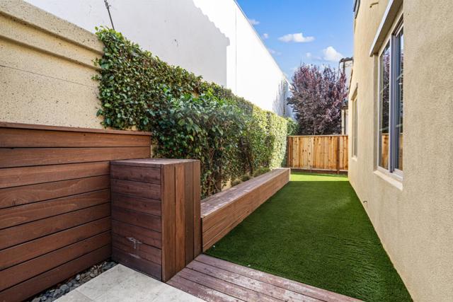 1298 Dahlia Loop, San Jose CA: https://media.crmls.org/mediaz/e74a6c95-7580-41ba-9f8e-565d61ebe21c.jpg