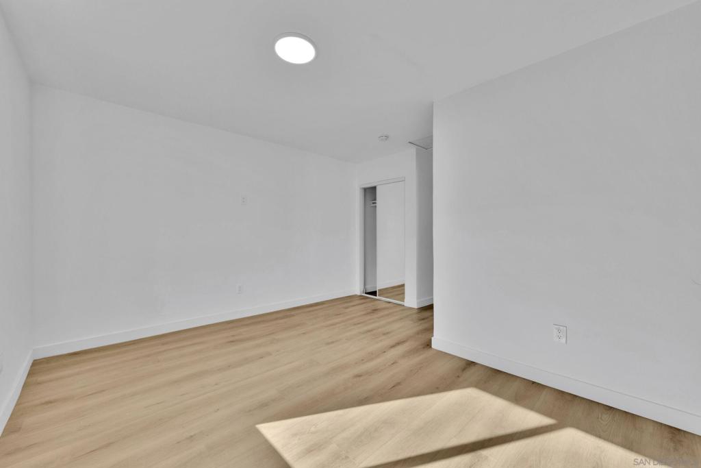 4312 Winona Ave - photo 15