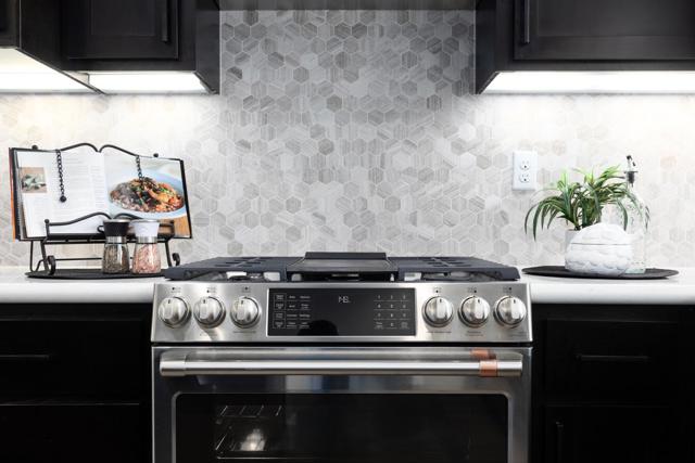 733 E Evelyn Avenue, Sunnyvale CA: https://media.crmls.org/mediaz/e74b9c3a-b315-4b6e-a3a9-a8691ce805f5.jpg