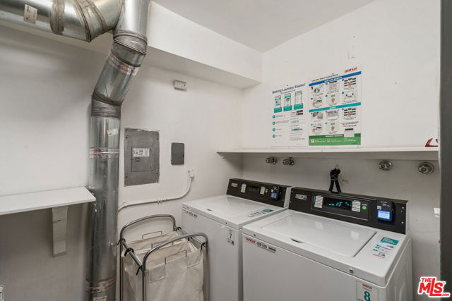 1010 Palm Avenue, West Hollywood CA: https://media.crmls.org/mediaz/e74bca9f-b531-47f1-9aa4-28be3170e9b4.jpg