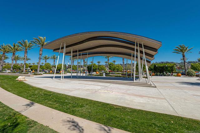2335 Aperture Circle, San Diego CA: https://media.crmls.org/mediaz/e74d117c-73b5-4b1b-b36f-684632f15240.jpg