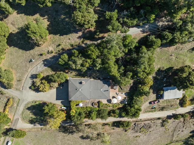 4760 Soquel Creek Road, Soquel CA: https://media.crmls.org/mediaz/e750513a-01b0-41c8-be01-25d41e5cc27e.jpg