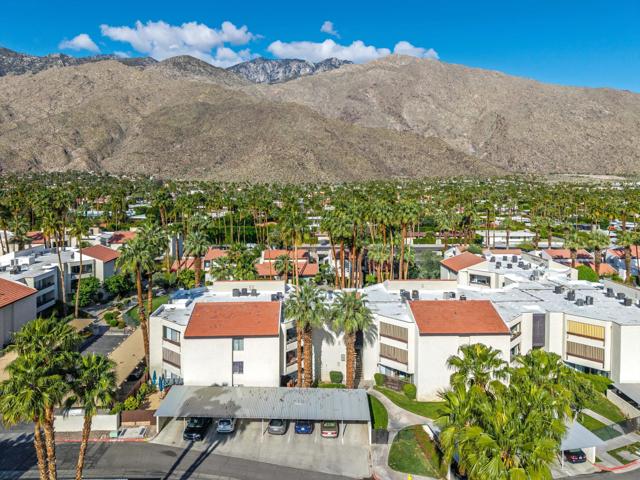 1490 S Camino Real, Palm Springs CA: https://media.crmls.org/mediaz/e7506ee1-16cf-4dd0-b650-d1822865cc9a.jpg