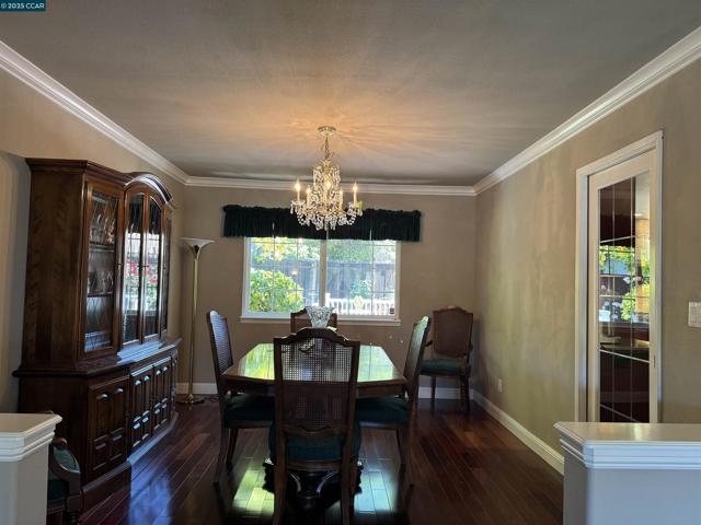 898 Luxury Dr, Concord CA: https://media.crmls.org/mediaz/e7511922-fb4f-4ec6-b466-798d63aadca0.jpg