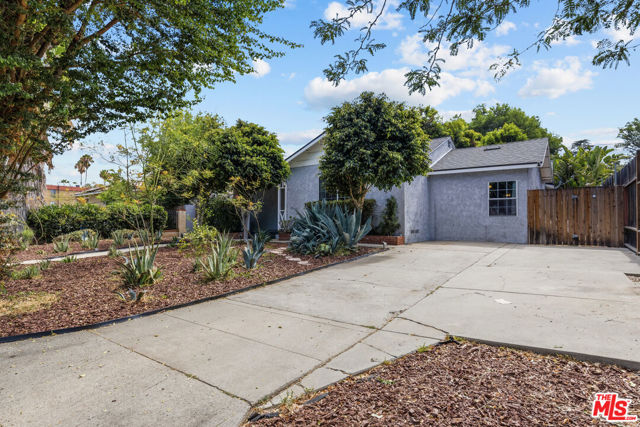 7048 Zelzah Avenue photo 4