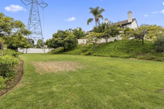 Detail Gallery Image 33 of 45 For 7012 Goldenrod Way, Carlsbad,  CA 92011 - 3 Beds | 2/1 Baths