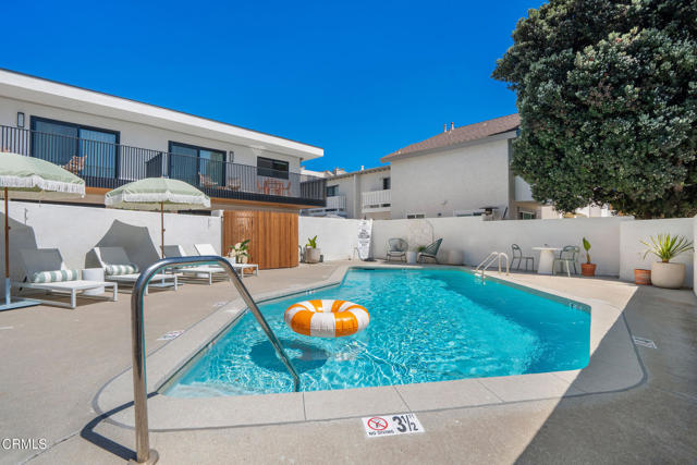 Detail Gallery Image 1 of 21 For 5135 W Wooley Rd #3,  Oxnard,  CA 93035 - 1 Beds | 1 Baths