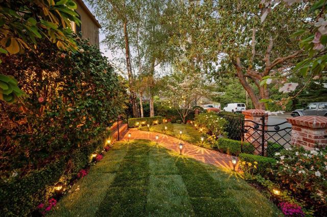 526 W Poplar Avenue, San Mateo CA: https://media.crmls.org/mediaz/e7534dc1-5ede-4c80-92fb-7325ac7a0a64.jpg