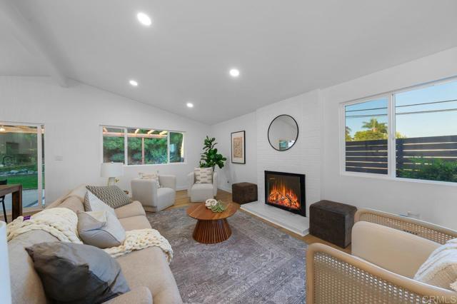 Detail Gallery Image 17 of 26 For 8496 Tommy Dr, San Diego,  CA 92119 - 3 Beds | 2 Baths