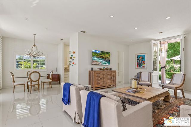 47392 Jadida Avenue, Palm Desert CA: https://media.crmls.org/mediaz/e75542f7-ab7f-46ba-affe-61477ad1244a.jpg