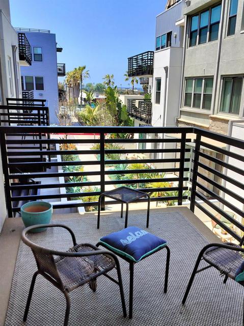 1570 Vista Del Mar Way, Oceanside CA: https://media.crmls.org/mediaz/e7561c6b-b78f-4b80-b942-19bc050e7f87.jpg