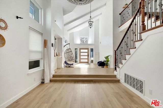 7939 W 80th Street, Playa del Rey CA: https://media.crmls.org/mediaz/e7562cee-8fcd-42e3-9c05-0a6e047a6c88.jpg